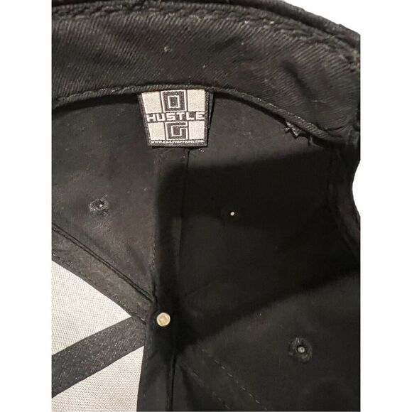 SAVAGE SnapBack cap - Picture 6 of 6